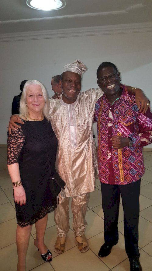 Cheistine Desouches et Robert Dossou avec El Hadj Mbodj