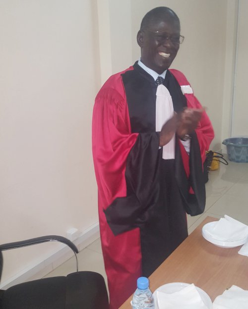 Hommage rendu par la promotion 2016-2017 du master2 de droit public, option administration publique à l'occasion du départ à la retraite du professeur El Hadj Mbodj