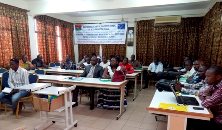 Atelier de renforcement des capacités des magistrats et des greffiers en chef sur les techniques de rédaction des arrêts et des jugements